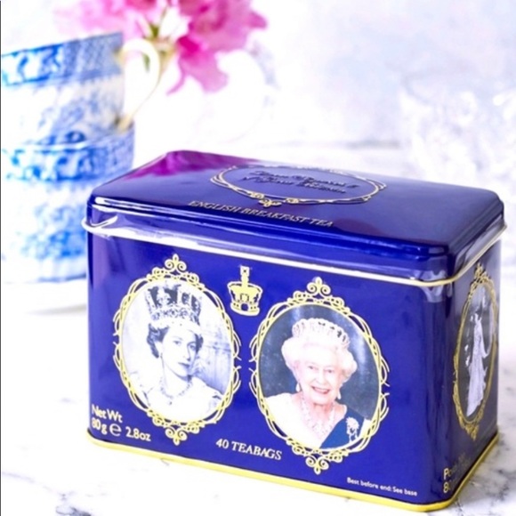 Other - 🇬🇧 QUEEN ELIZABETH II ENGLISH BREAKFAST TEA Sealed Tin w/ 40 English teabags ✨